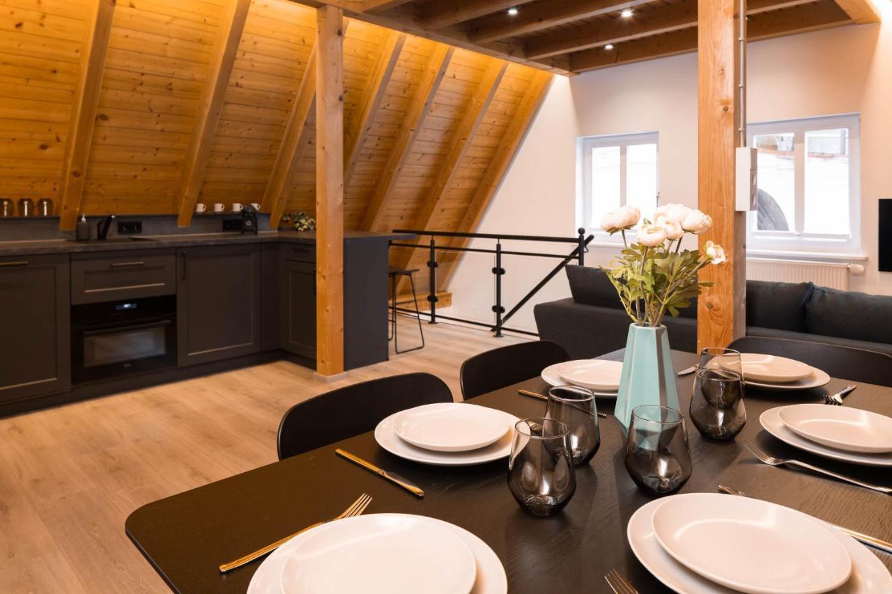 Stadtmauer Apartments: Luxurious Family-Friendly Accommodations by the City Wall Noerdlingen Exterior photo